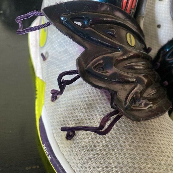 SIZE 4 YOUTH NIKE KYRIE 5 WHITE / GREEN AQ2456-102 SNEAKERS BASKETBALL - Picture 4 of 12